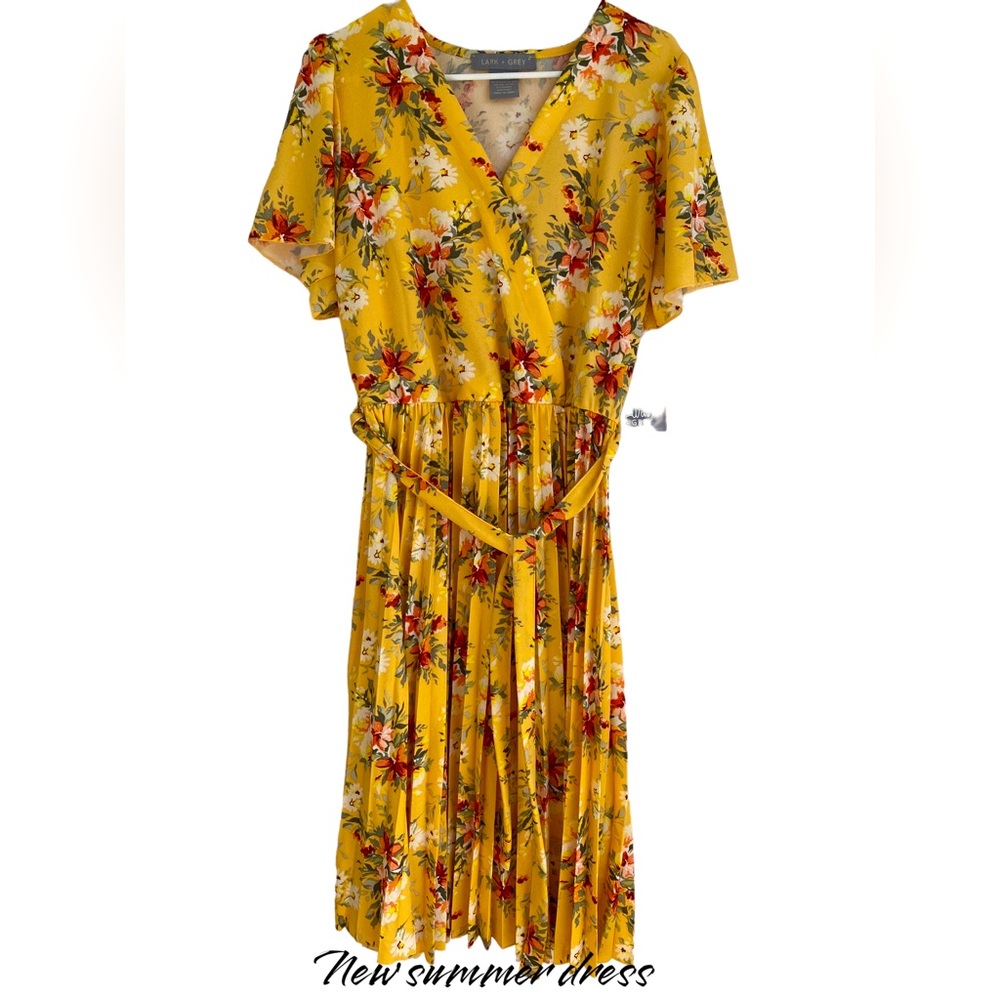 Summer flower midi dress . Brand new 🌸